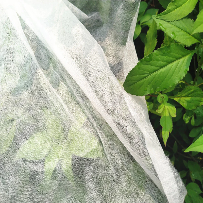 Another order, the latest agricultural non-woven fabric is being produced