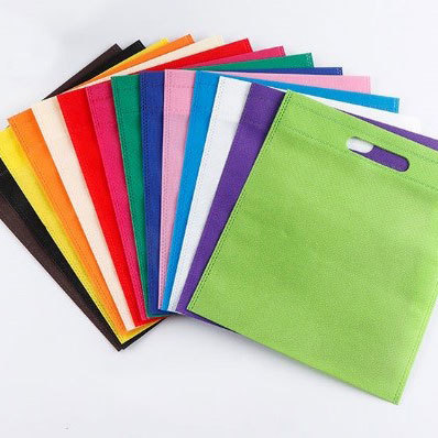 Non-woven shopping bags are environmentally friendly and biodegradable